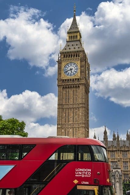 Lowest temperature in London on July 30? card icon