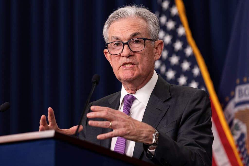 How many dissent at the July Fed meeting? card icon