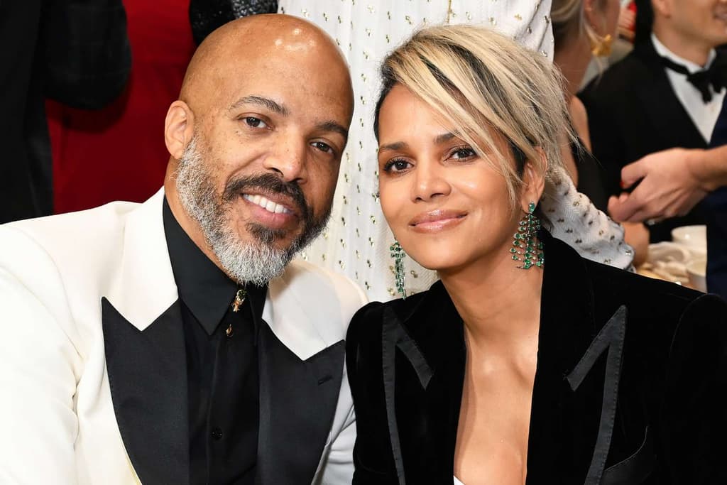 icon for Will Halle Berry and Van Hunt get married by December 31?
