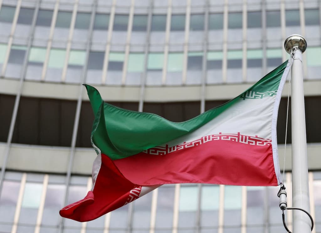 Will Iran withdraw from the NPT before 2027? card icon
