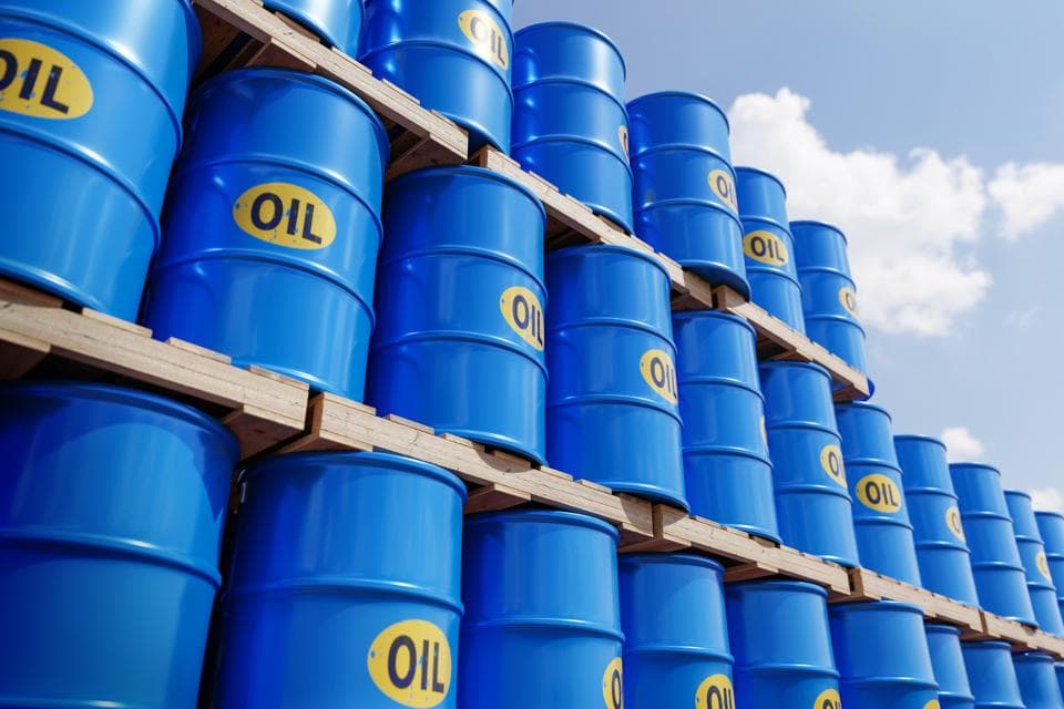 icon for Will Venezuelan crude oil production reach __ barrels per day in 2026?