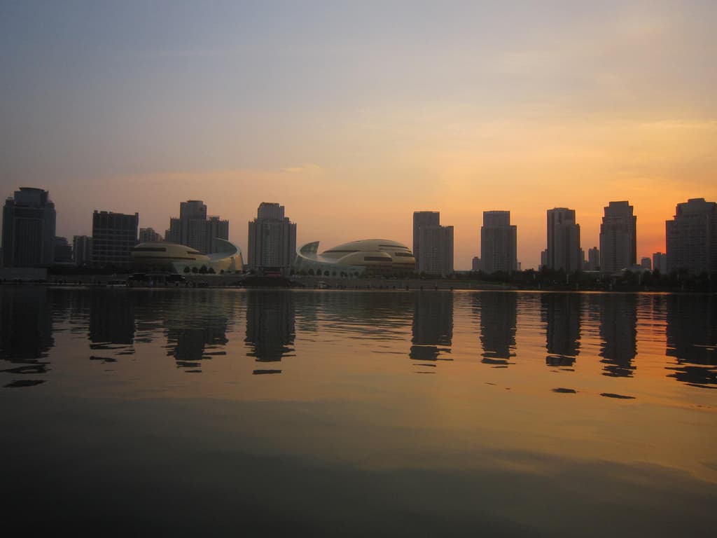 icon for Highest temperature in Zhengzhou on August 9?